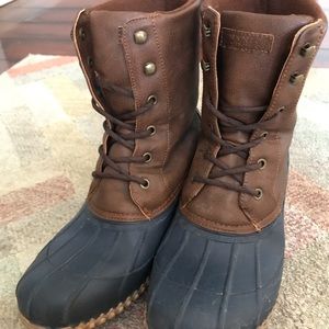 London Fog Style Duck Boots